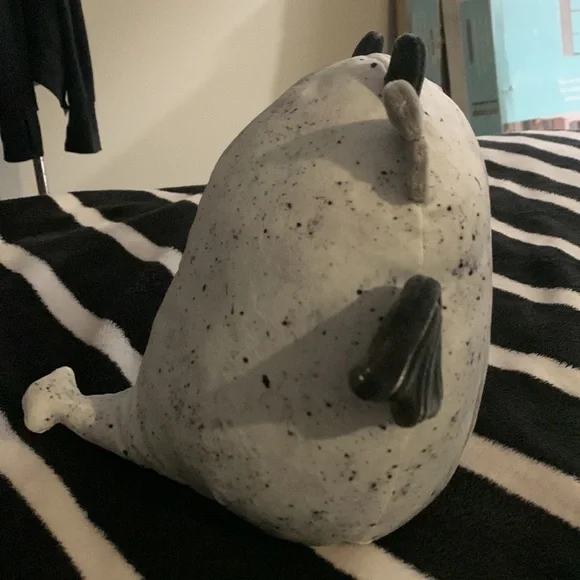 Gio SQUISHMALLOW 8โ - Picture 2 of 7